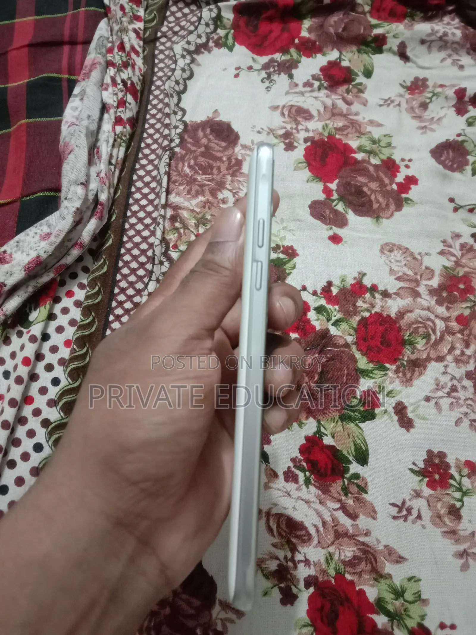 Samsung Galaxy J5 16 GB White