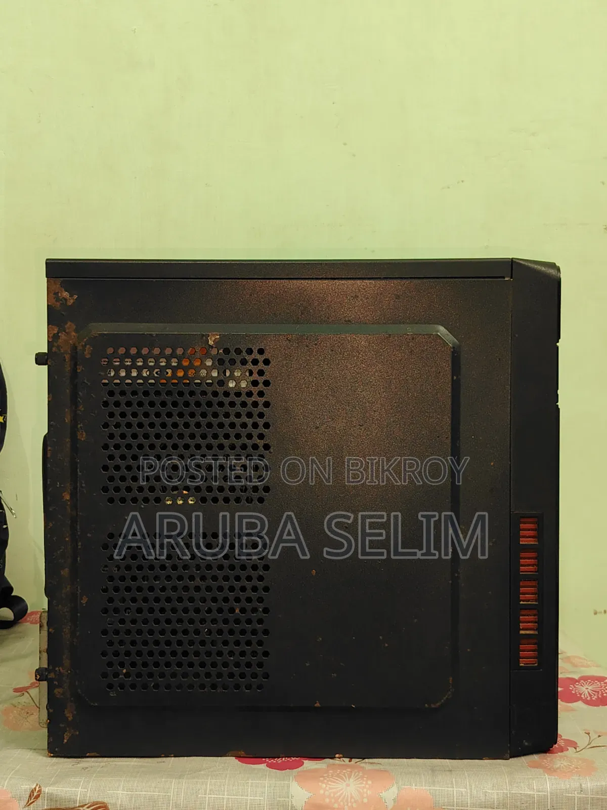 Desktop Computer MSI Model 2GB Intel Pentium HDD 700GB