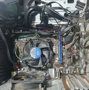 Desktop Computer MSI Model 2GB Intel Pentium HDD 700GB