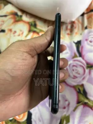 Apple iPhone SE 64 GB Gray