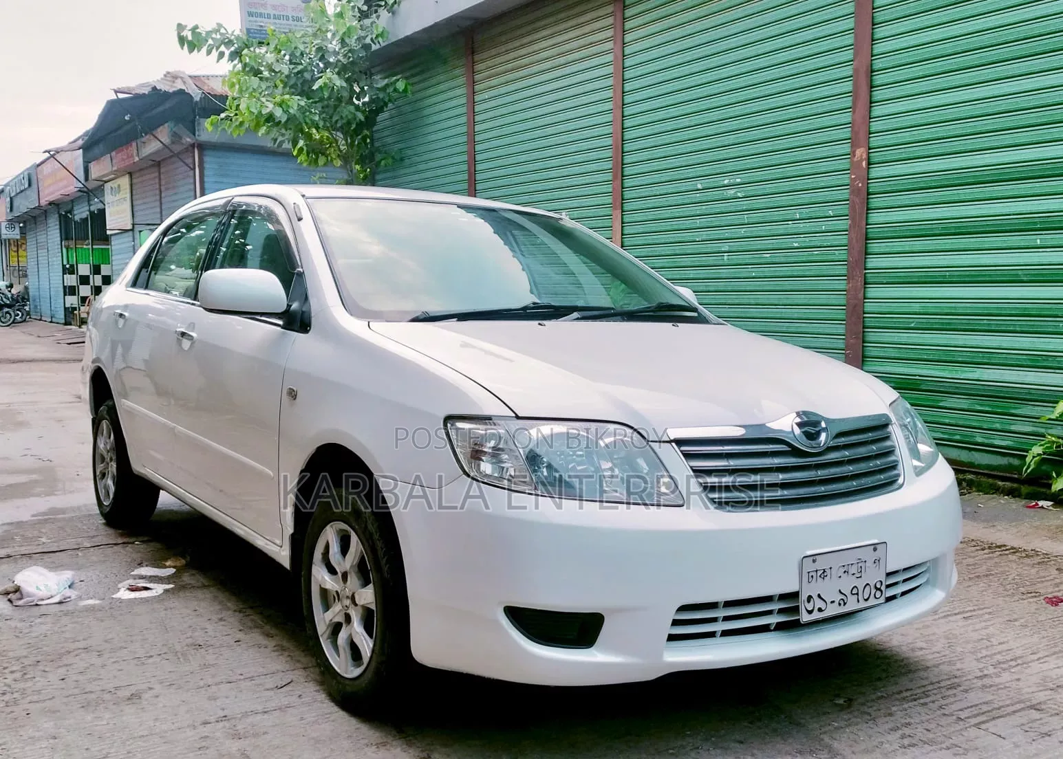 টয়োটা করোলা ২০০৫ হোয়াইট