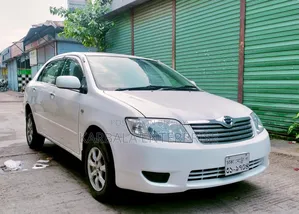 টয়োটা করোলা ২০০৫ হোয়াইট
