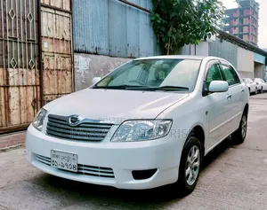 টয়োটা করোলা ২০০৫ হোয়াইট