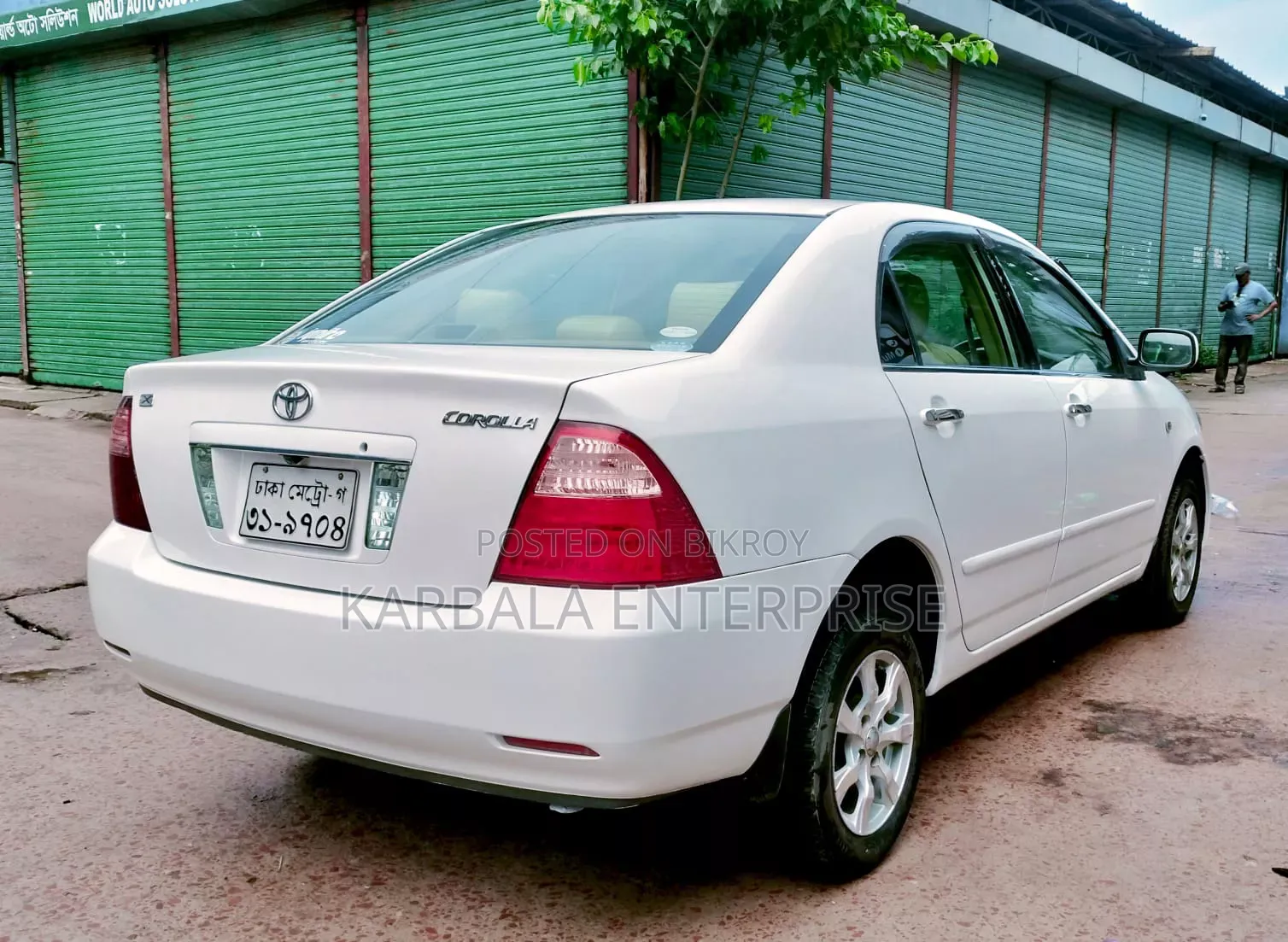 টয়োটা করোলা ২০০৫ হোয়াইট