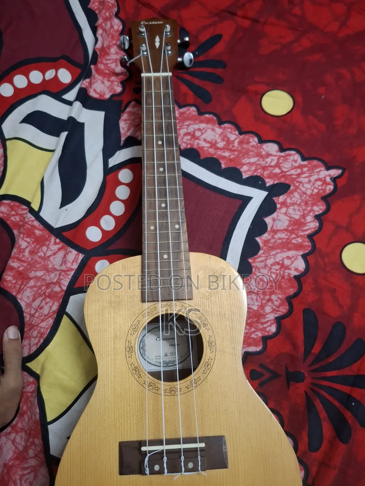 Ukuleles Custom