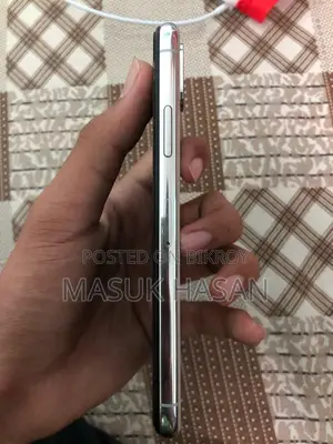 Apple iPhone XS 64 GB White