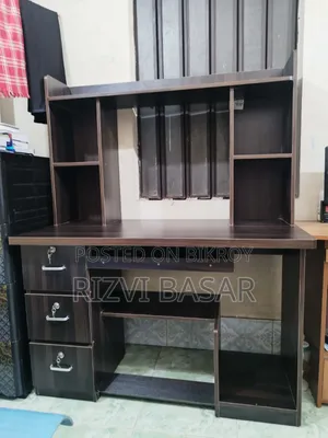 Almost New, Fully Fresh PC Table