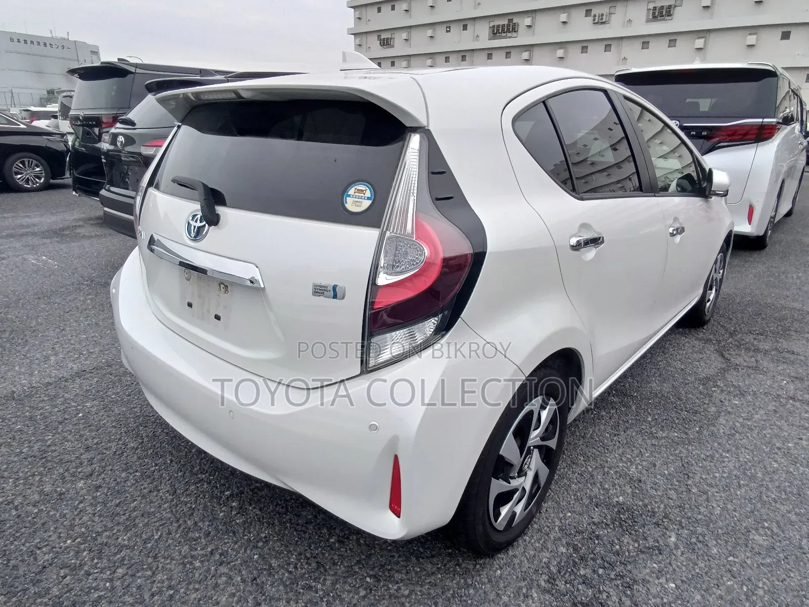 Toyota Aqua 2021 Pearl