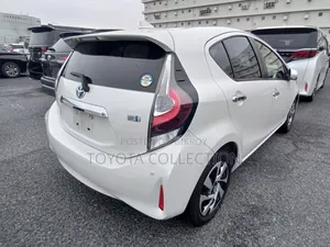 Toyota Aqua 2021 Pearl