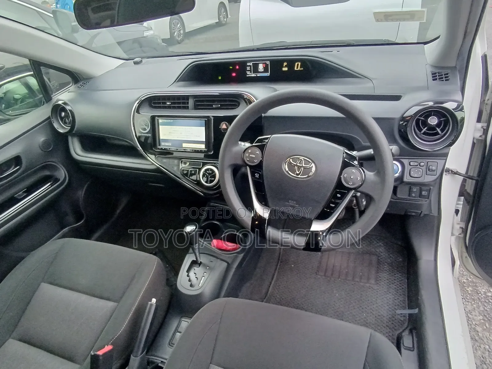 Toyota Aqua 2021 Pearl
