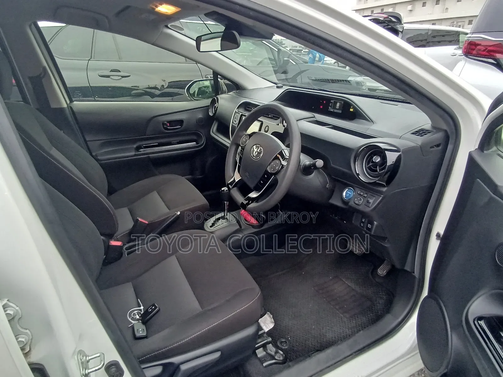 Toyota Aqua 2021 Pearl