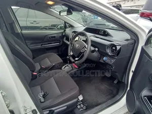 Toyota Aqua 2021 Pearl