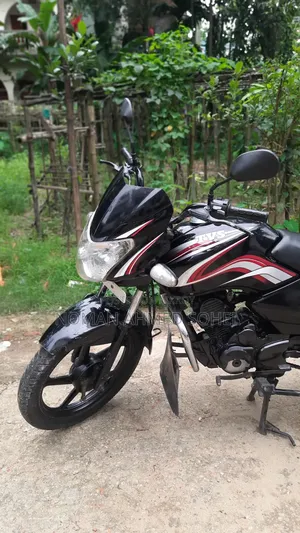 নিউ টিভিএস মেট্রো ২০১৩ কালো