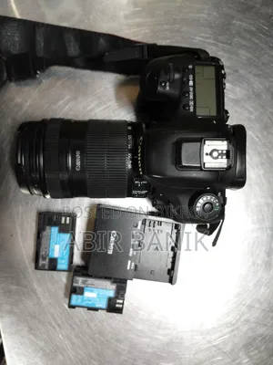 Canon Eos 7d Canon 18-135 Mm Lence With 2 Battery 1charger