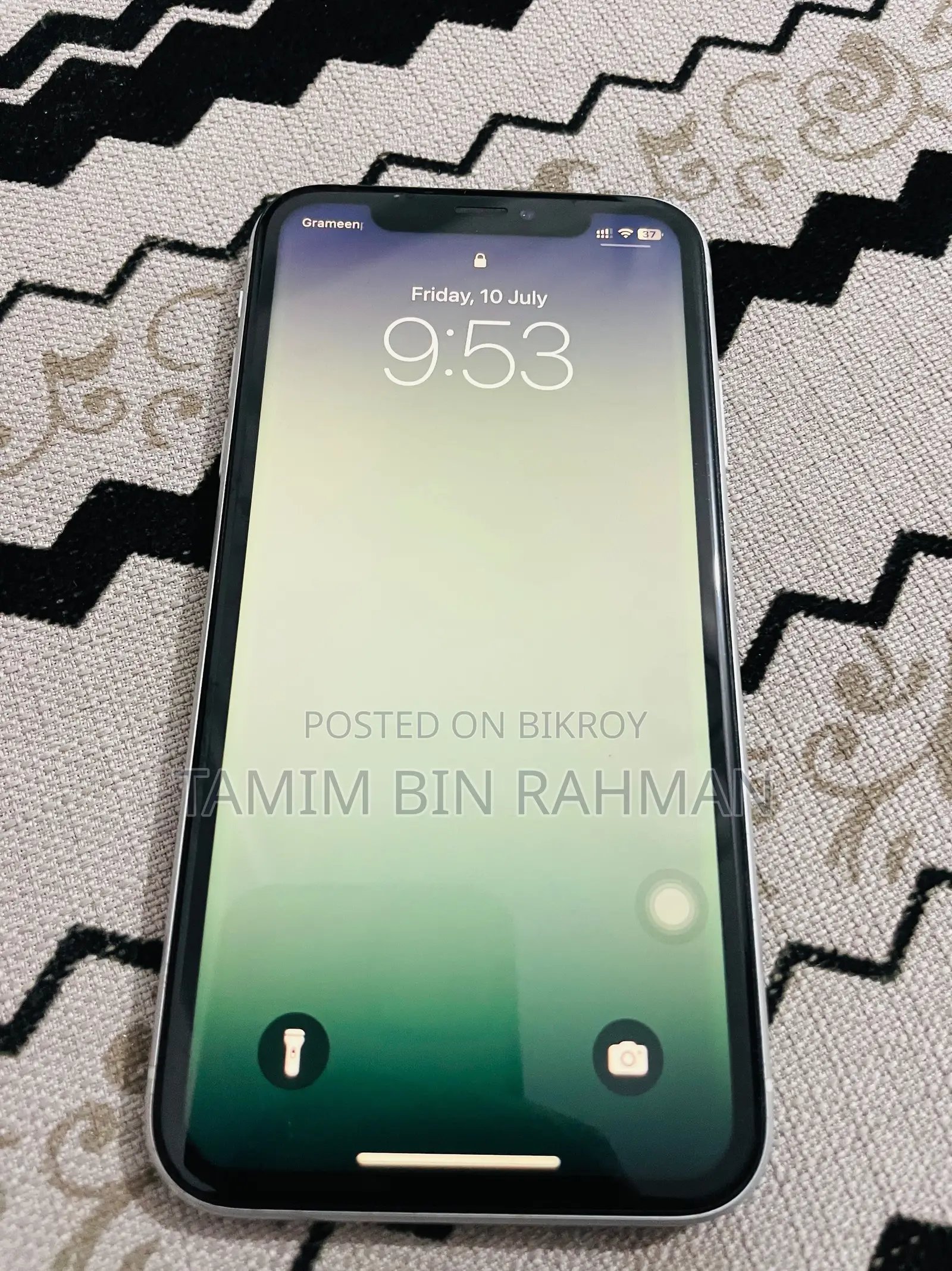 Apple iPhone XR 64 GB White