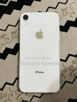 Apple iPhone XR 64 GB White