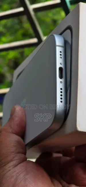 Apple iPhone 15 128 GB Green