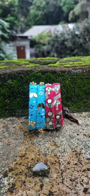 হাতে তৈরি চুড়ি