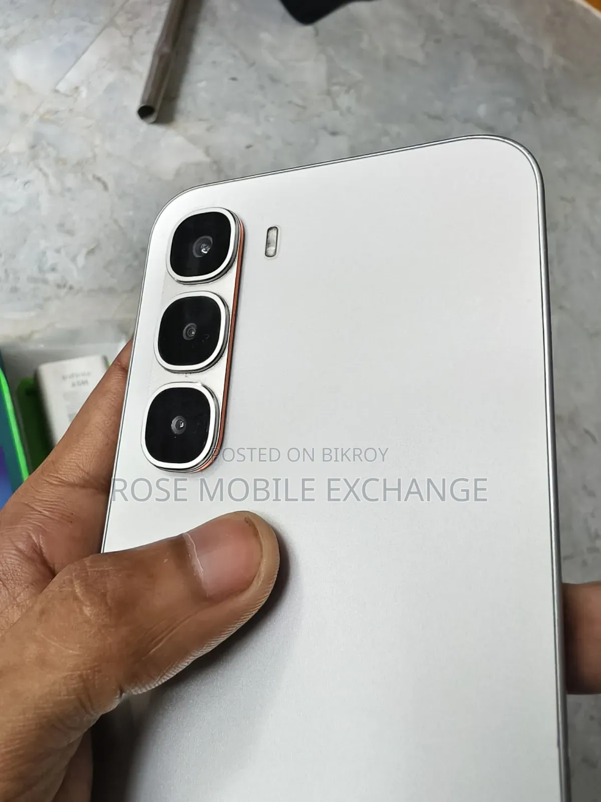 নতুন ইনফিনিক্স হট ৬০ প্রো ১২৮ জিবি সিলভার