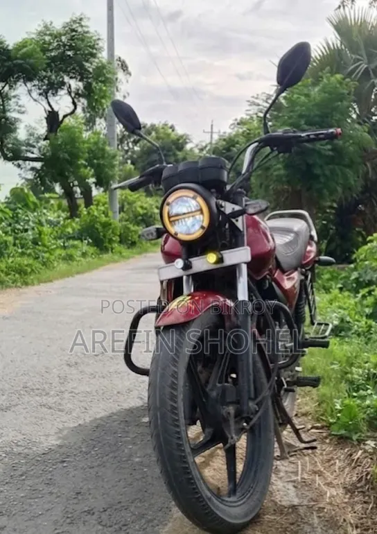 মাহিন্দ্রা ডুরো ২০১৭ লাল