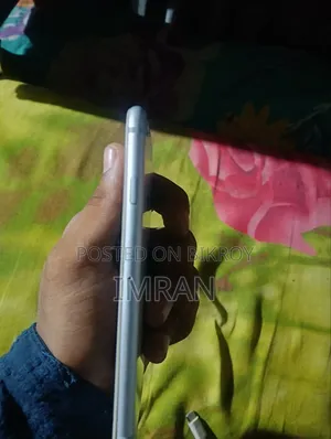 Apple iPhone 6 16 GB White
