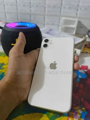 New Apple iPhone 11 128 GB White