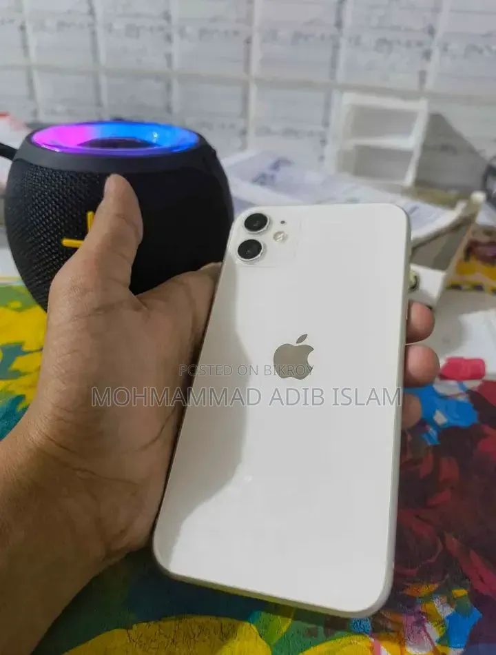 New Apple iPhone 11 128 GB White