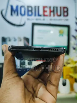 Vivo V30e 128 GB Red