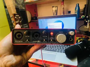 Focusrite Scarlett 2i2 – Selling for repair or parts