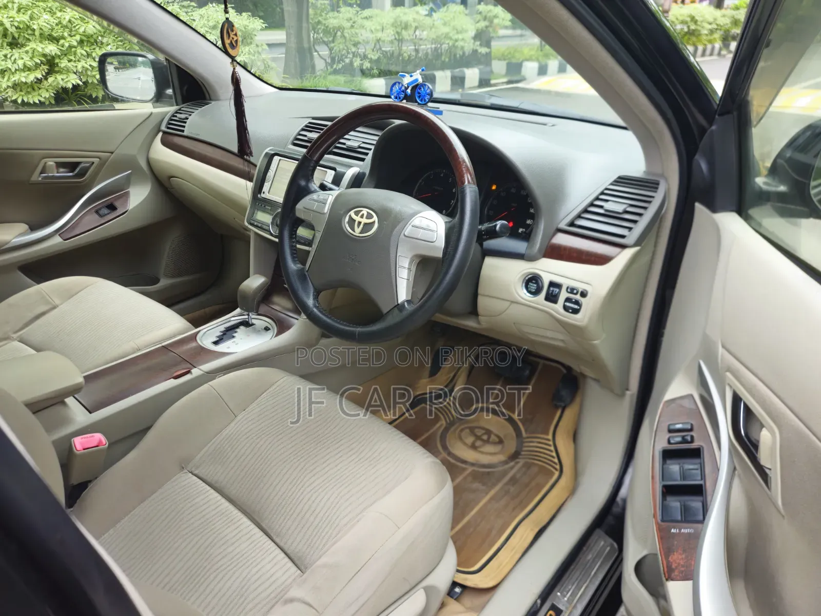 Toyota Premio 2012 Black