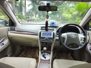 Toyota Premio 2012 Black