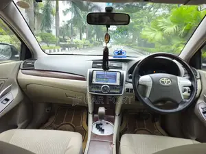 Toyota Premio 2012 Black