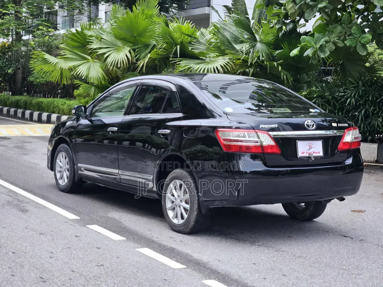Toyota Premio 2012 Black
