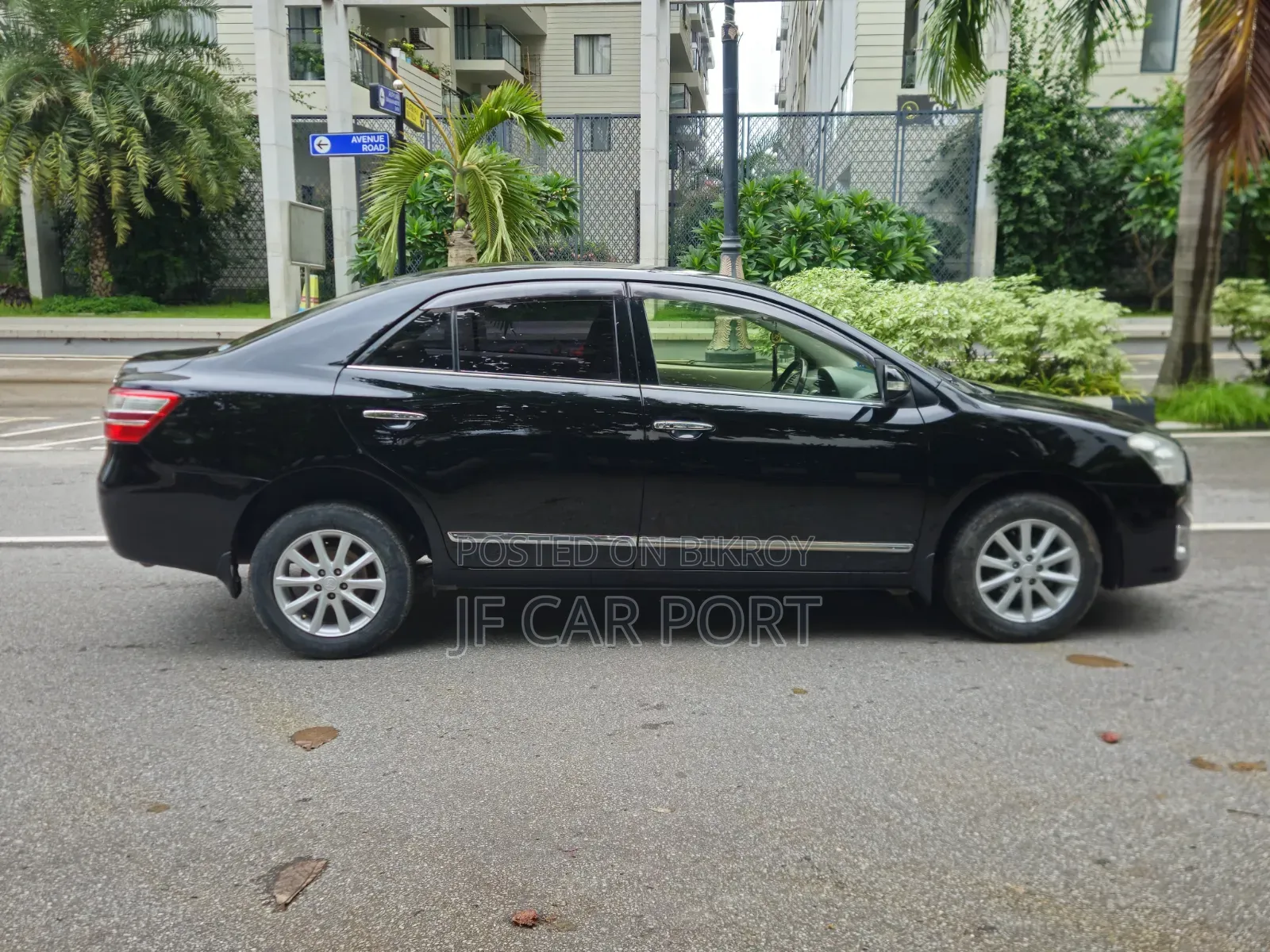 Toyota Premio 2012 Black