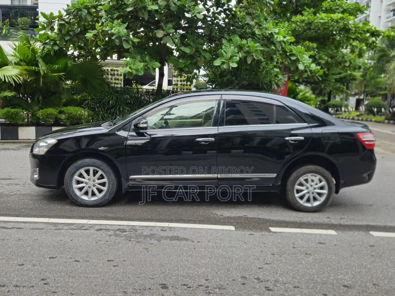 Toyota Premio 2012 Black