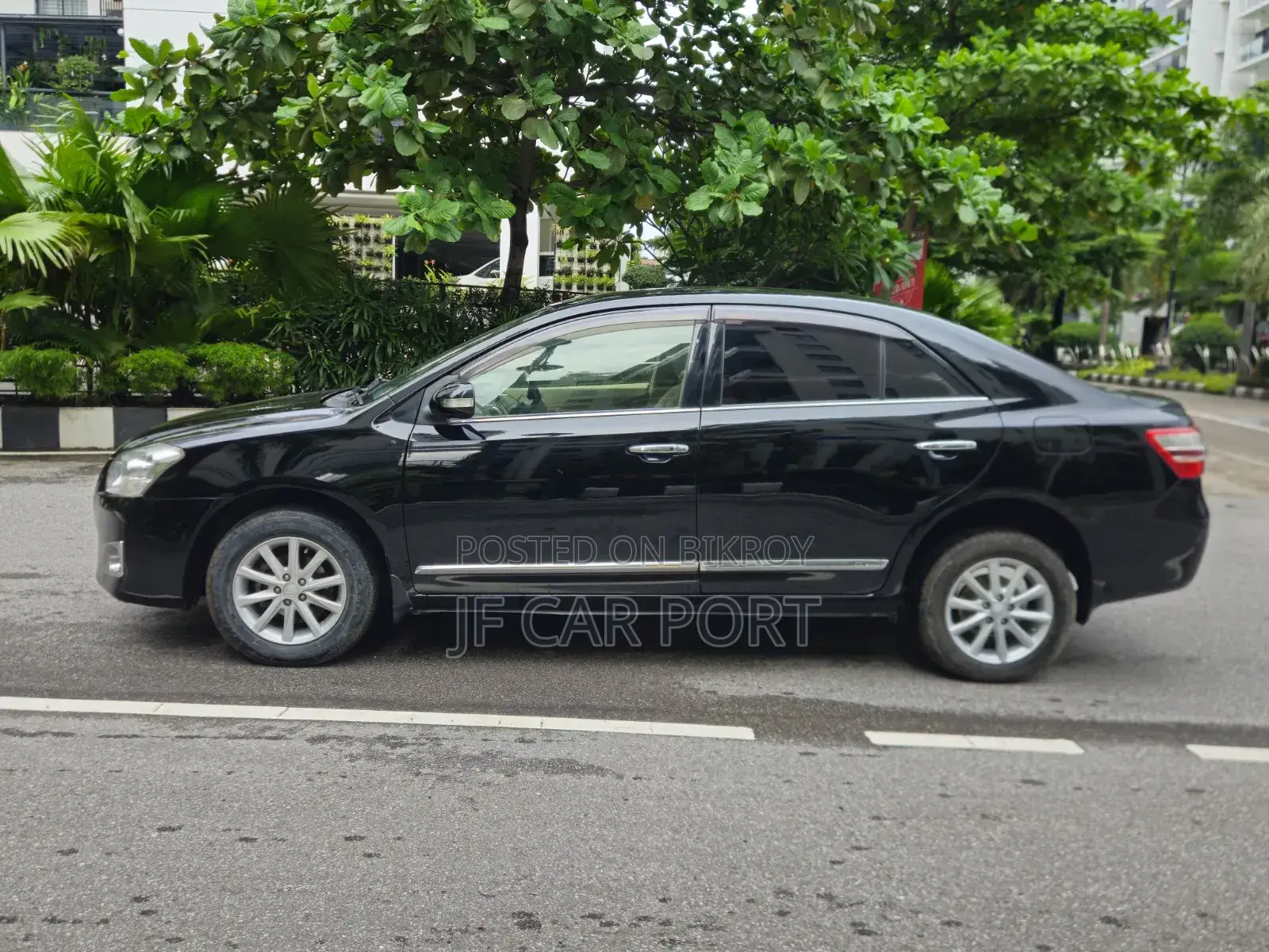 Toyota Premio 2012 Black