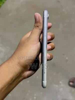 Apple iPhone XR 64 GB White