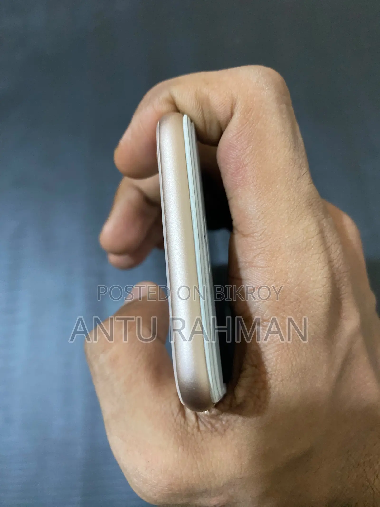 Apple iPhone SE (2020) 128 GB Gold