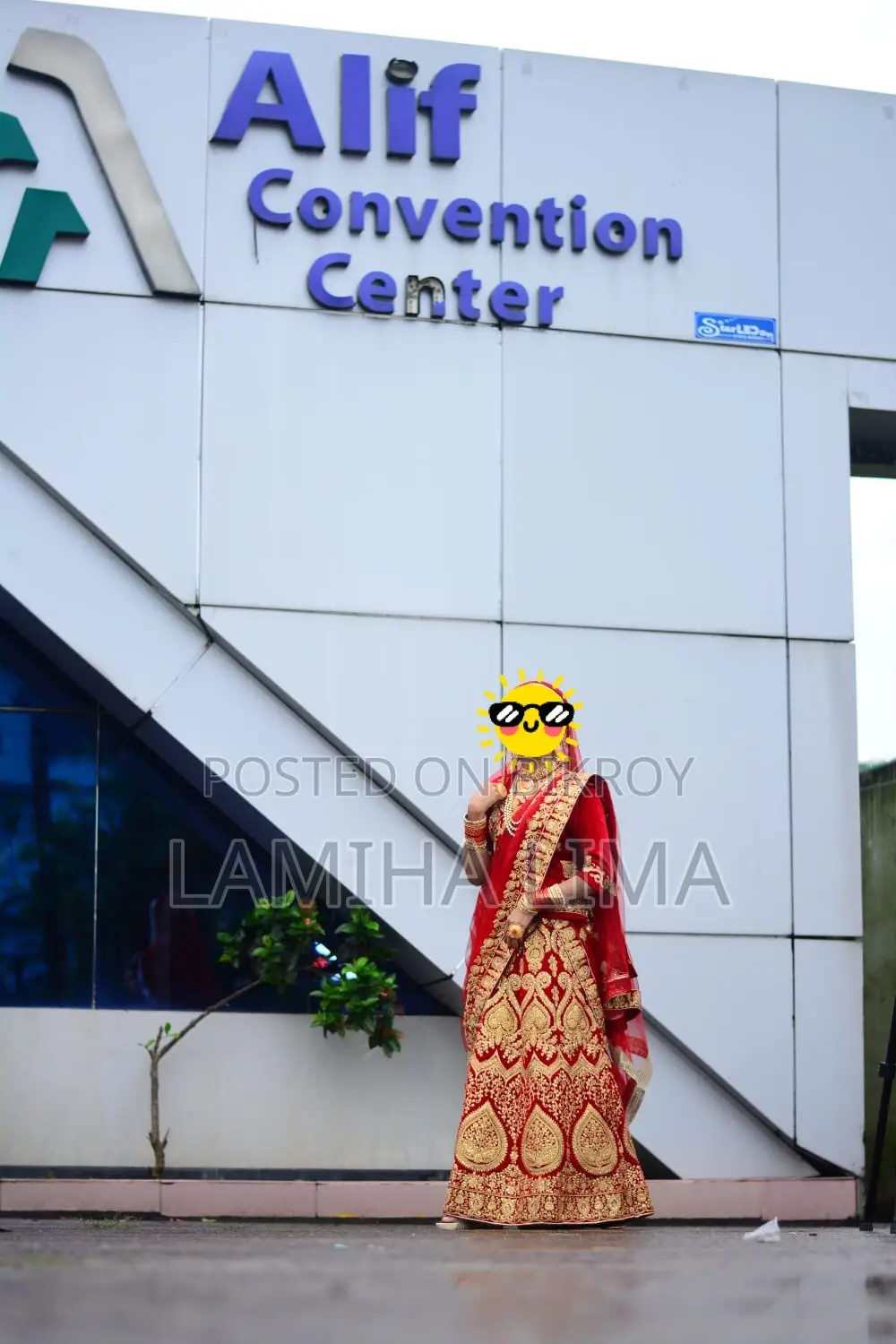 বিয়ের লেহেংগা।ঘাড় লাল রঙের বা মেহেরুন কালার।