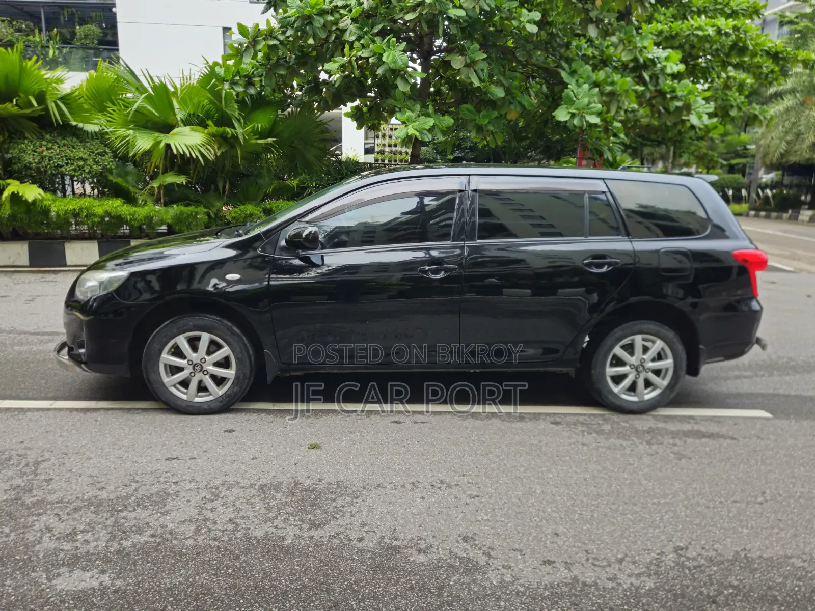 টয়োটা এক্সিও ২০১১ কালো