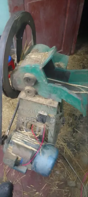 জেনারেটর ও কুটা কাটা মেশিন