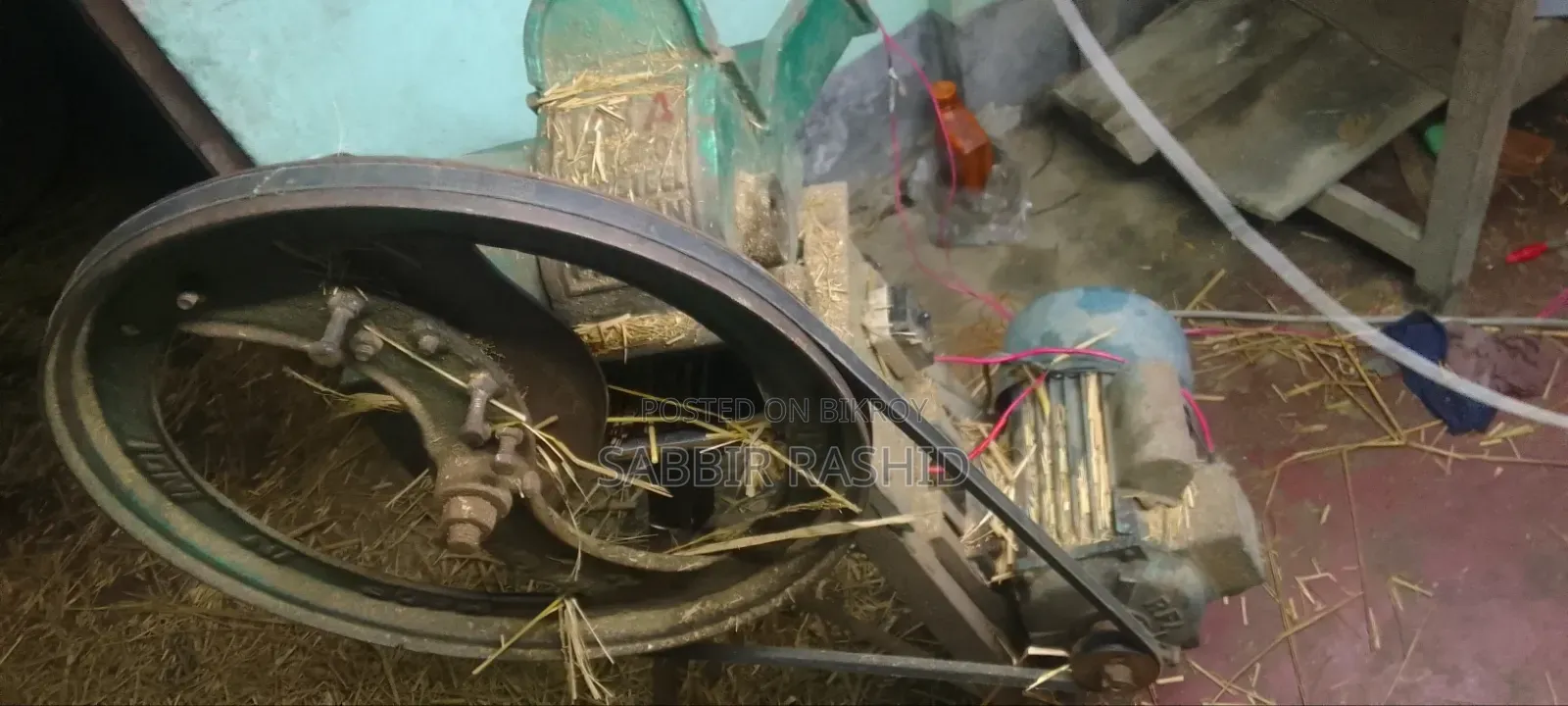 জেনারেটর ও কুটা কাটা মেশিন