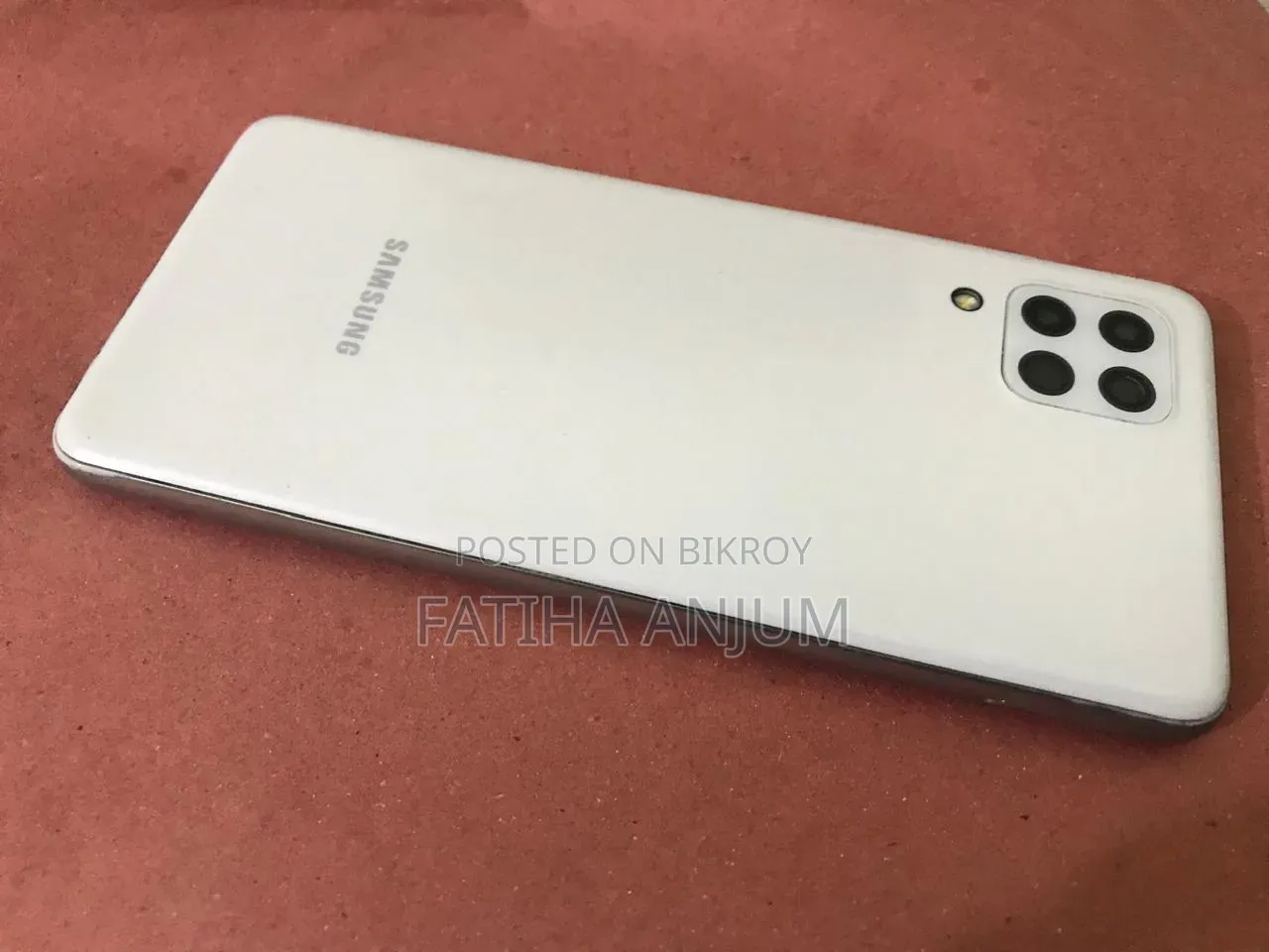 Samsung Galaxy M32 128 GB White