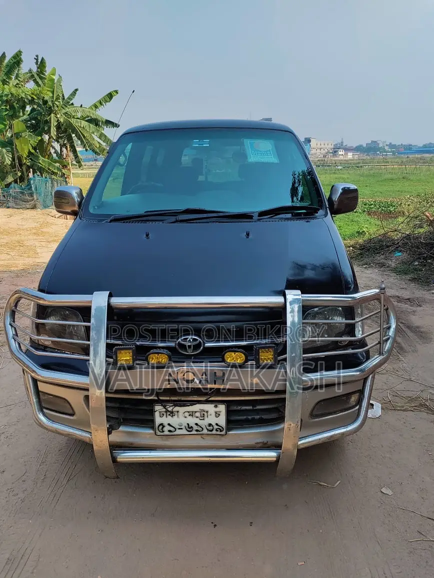 Toyota Noah 2001 Black