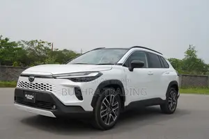 New Toyota Corolla Cross LE 2026 Pearl