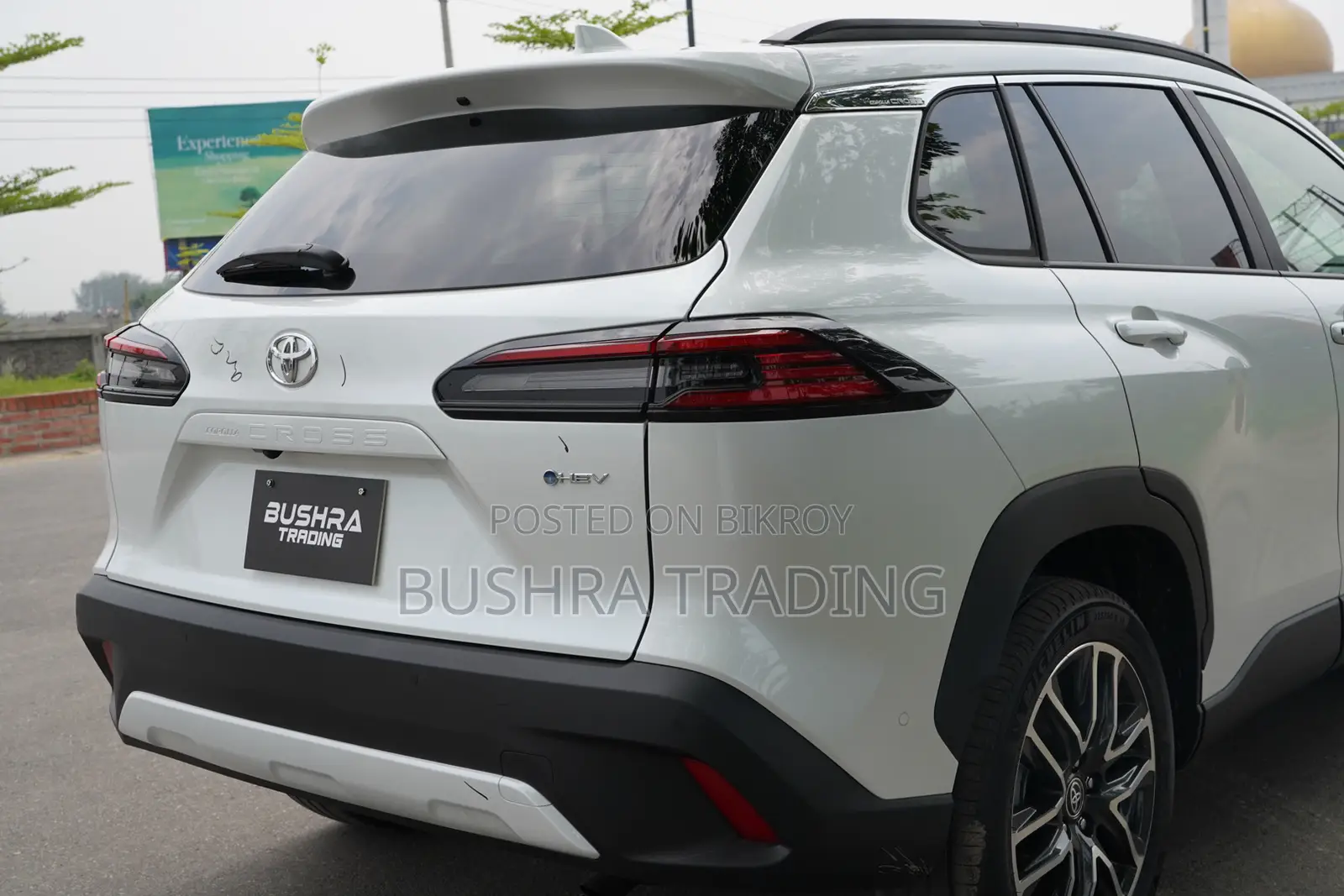 New Toyota Corolla Cross LE 2026 Pearl