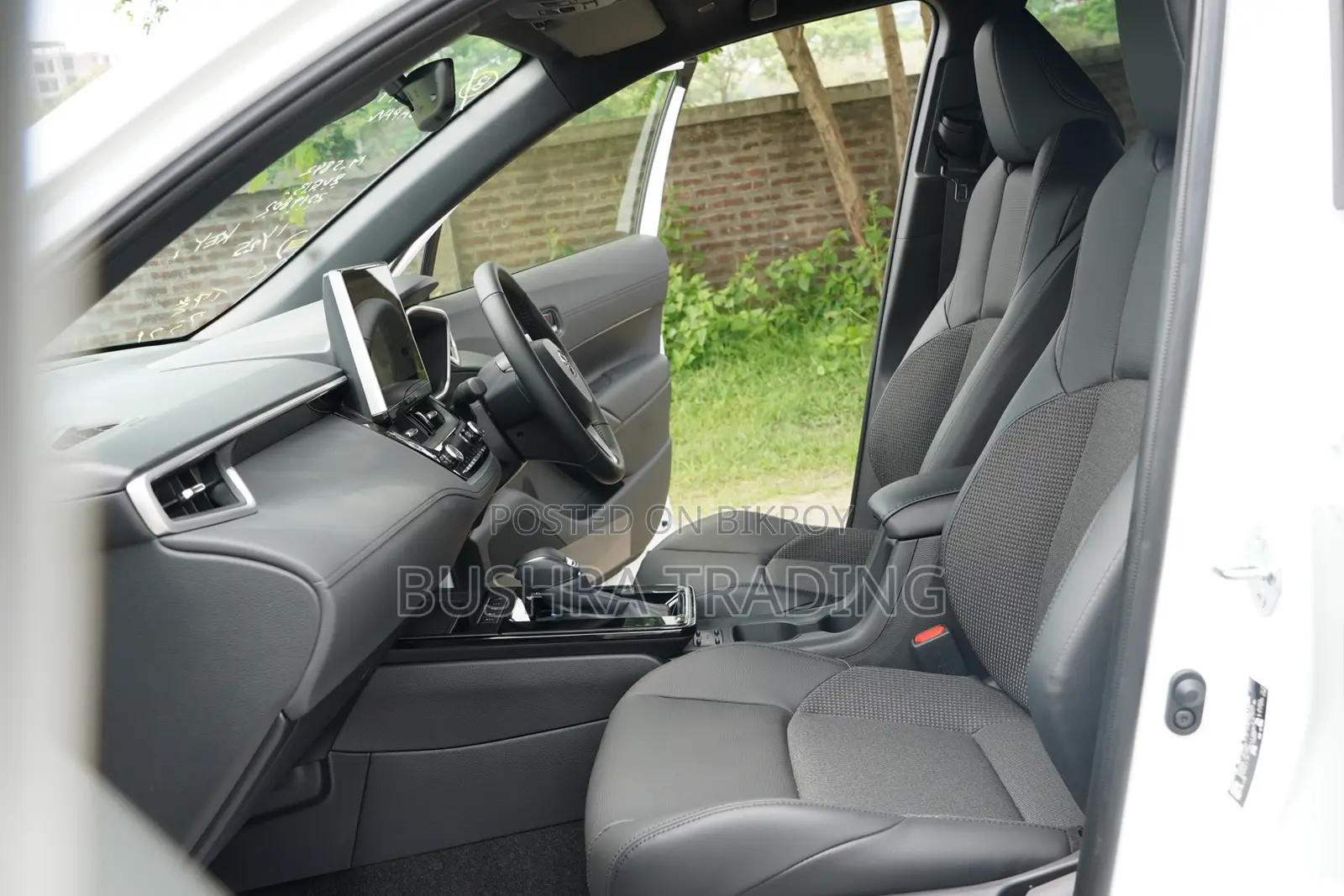 New Toyota Corolla Cross LE 2026 Pearl