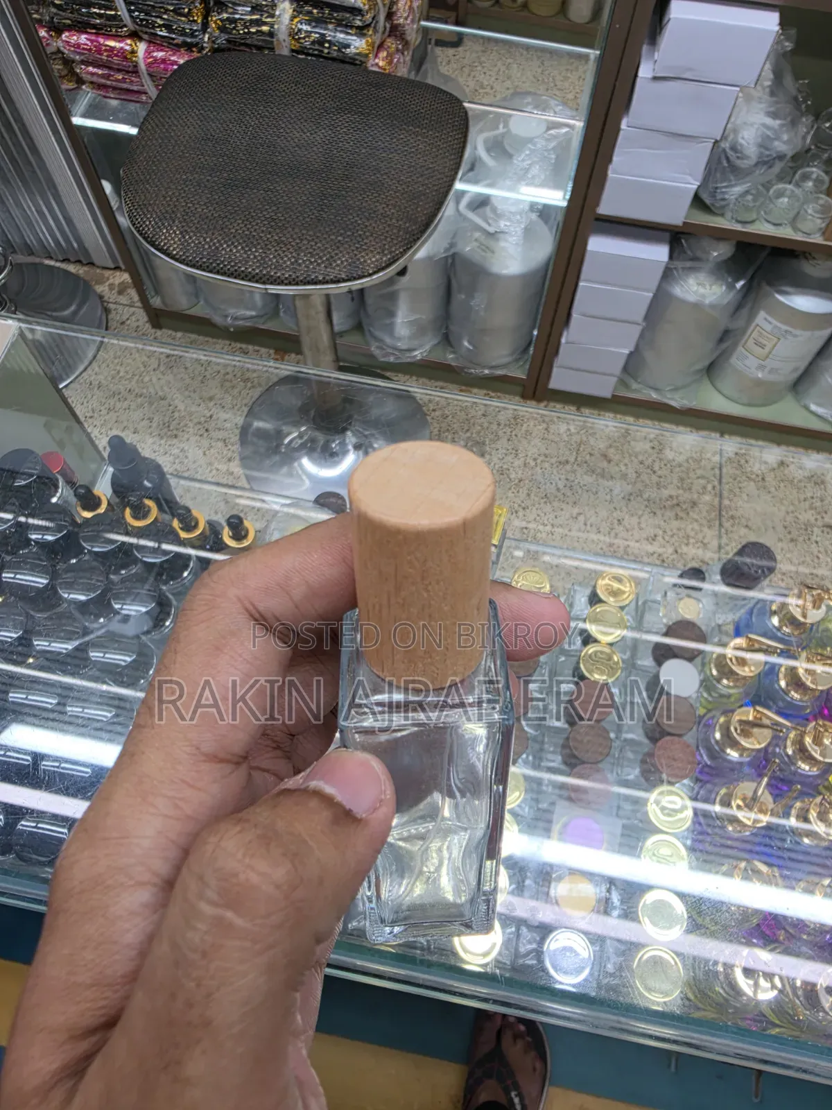 Refillable 30ml Perfume Spray Bottle (Empty Glass Bottle)