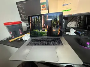 Laptop Apple MacBook Pro 2017 16GB Intel Core I7 SSD 1TB