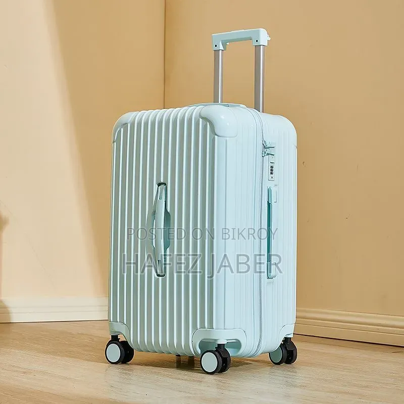 Foreign Checked-in Large Luggage